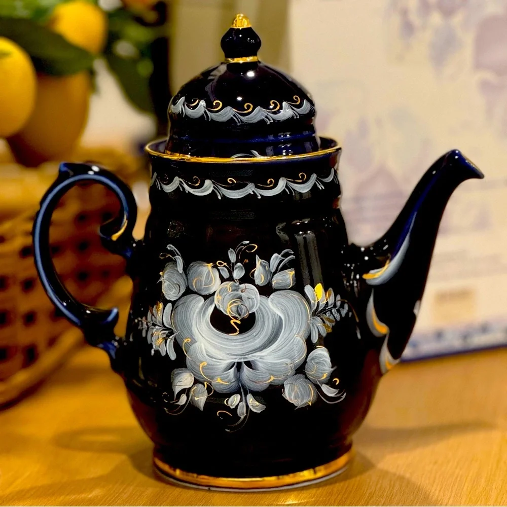 Elegant Blue Floral Teapot (ЧАЙНИК ЧАРОДЕЙКА)
